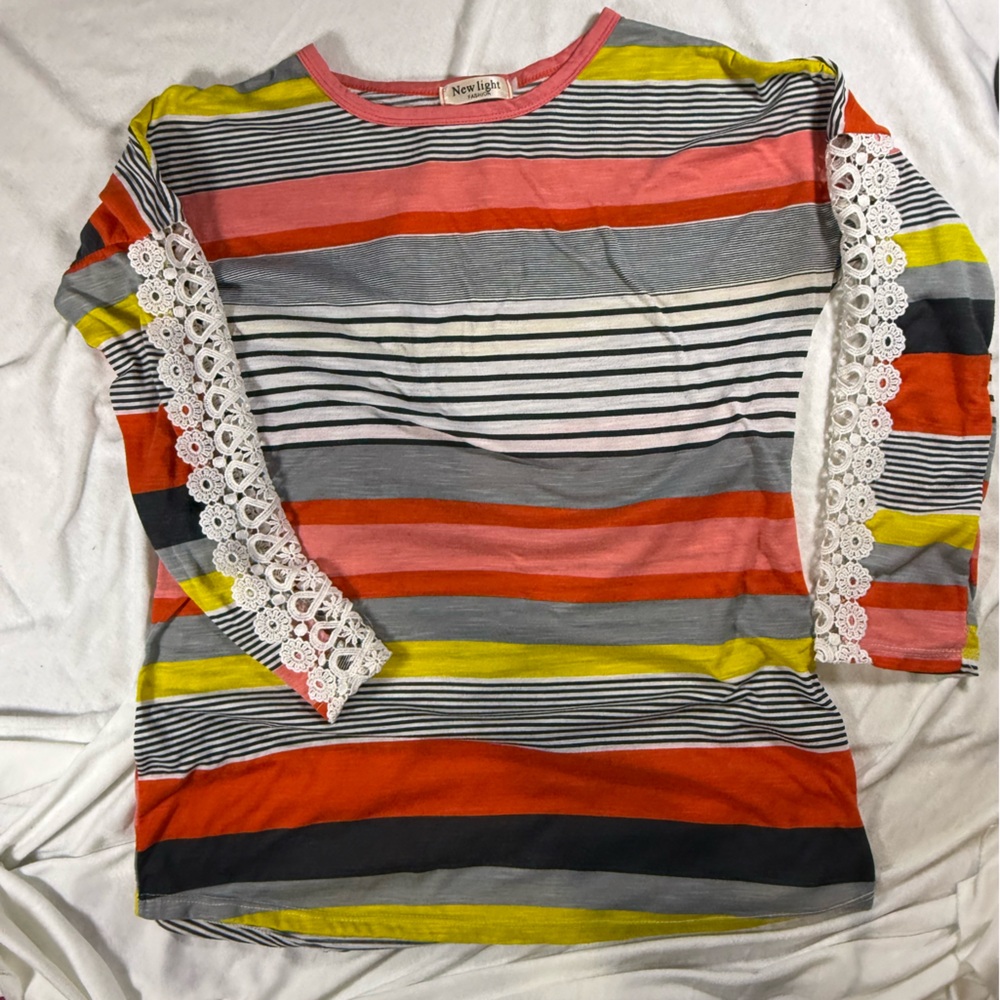 Striped Lace-Trim Top New Light Fashion Women’s Size 12 Boho-style accents